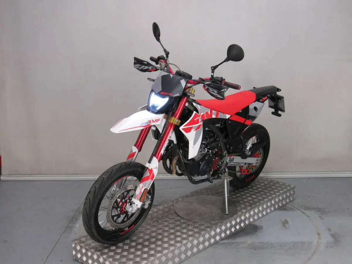 Fantic Motor XMF 125 Competition (2025 - 26) (4)