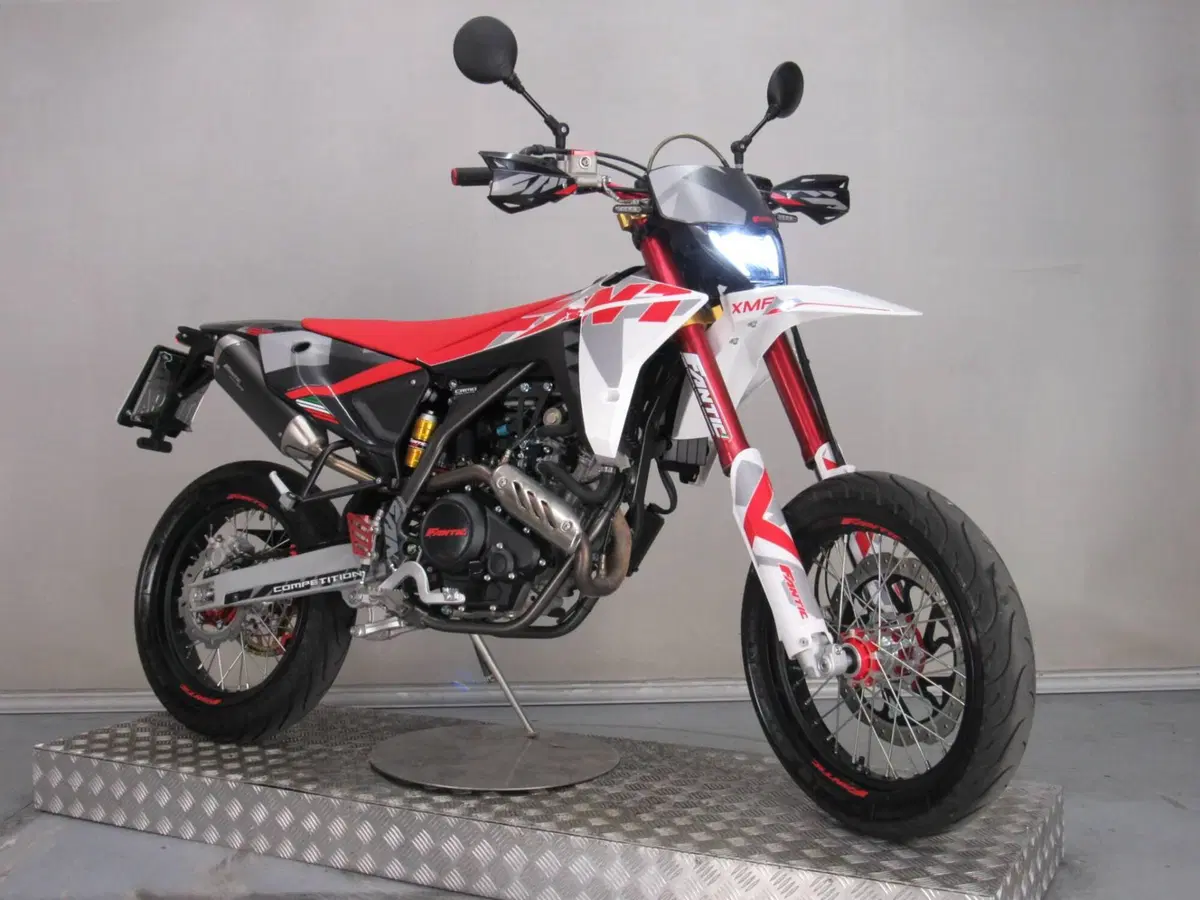 Fantic Motor XMF 125 Competition (2025 - 26) (9)