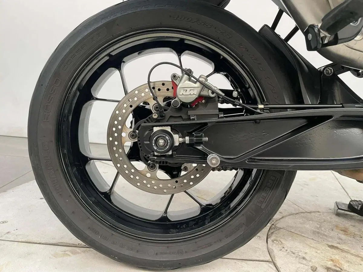 KTM 890 Duke (2021 - 23) (15)