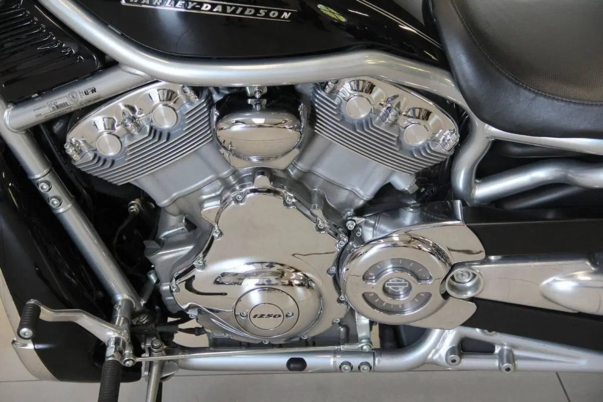 Harley-Davidson 1250 V-Rod (2008 - 12) - VRSCAW (9)