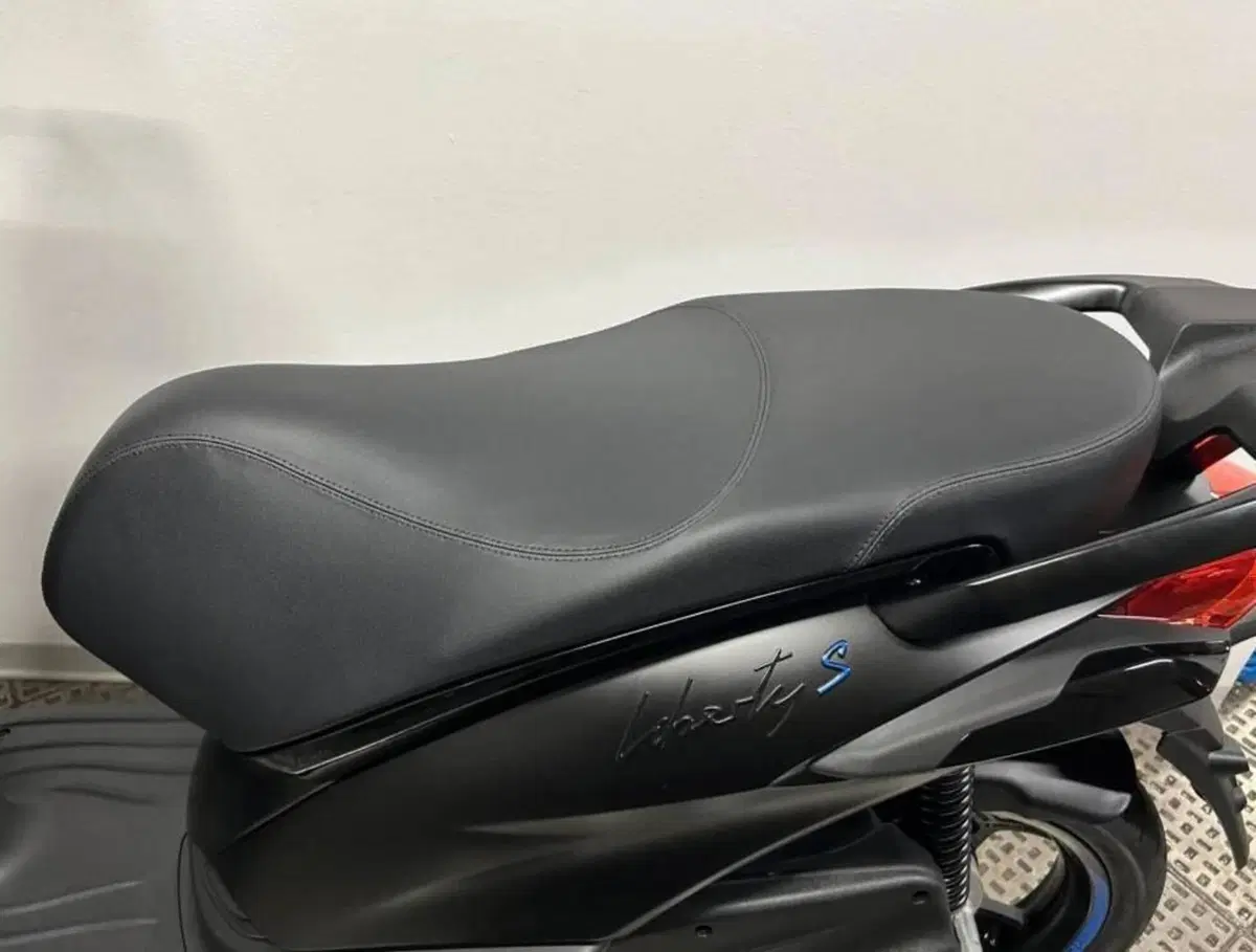 Piaggio Liberty 150 S (2025 - 26) (5)