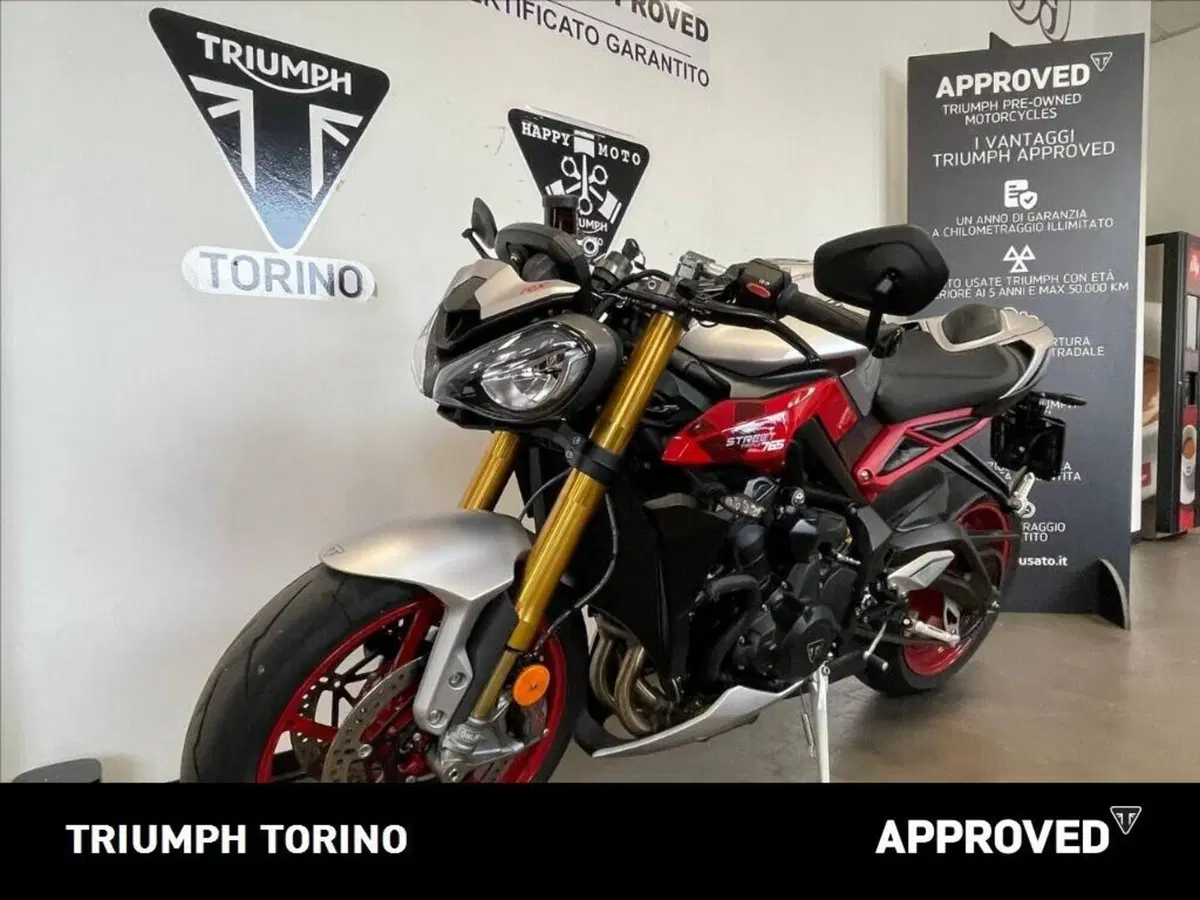 Triumph Street Triple 765 RX (2026) (2)