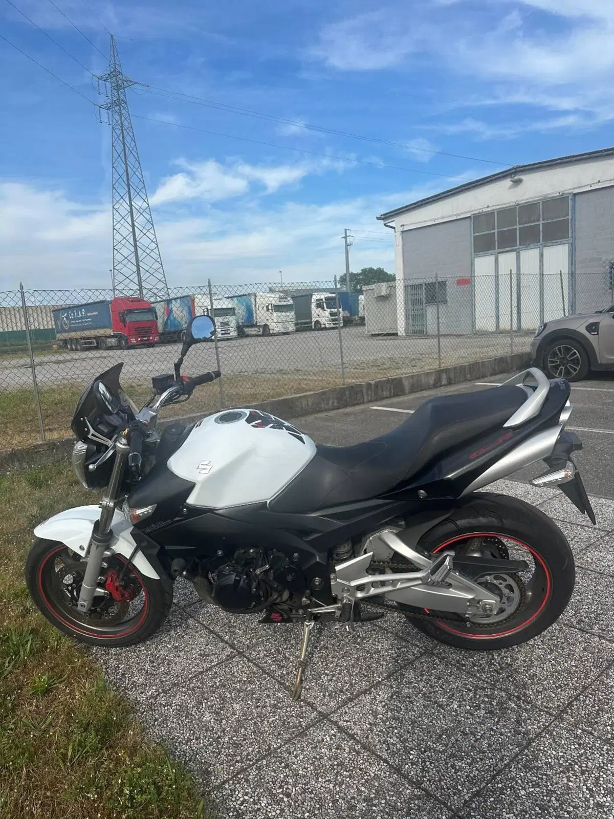 Suzuki GSX R 600 (2006 - 07) (3)