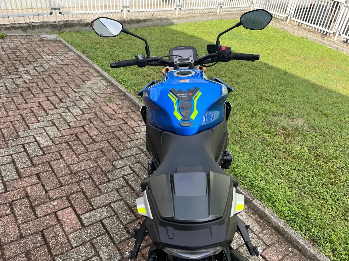 Suzuki GSX-S1000 (2021 - 25) (10)