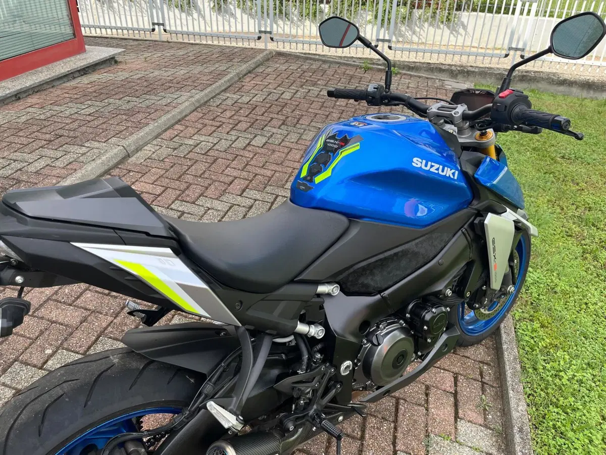 Suzuki GSX-S1000 (2021 - 25) (11)