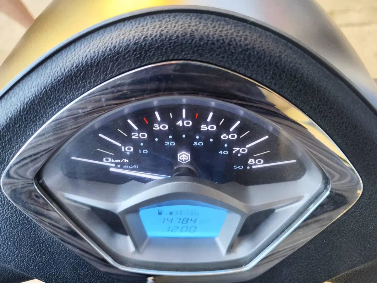 Piaggio Liberty 50 S i-get (2016 - 18) (4)