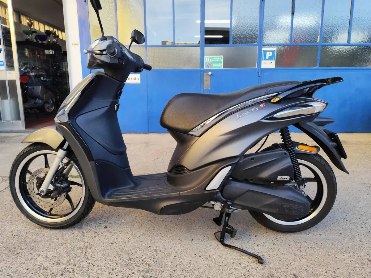 Piaggio Liberty 50 S i-get (2016 - 18) (2)