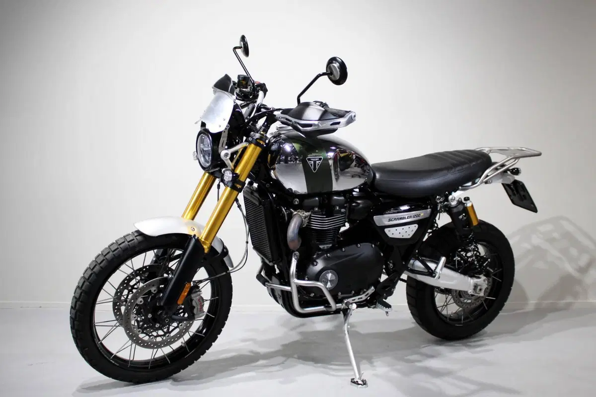 Triumph Scrambler 1200 XE Chrome Edition (2023) (3)