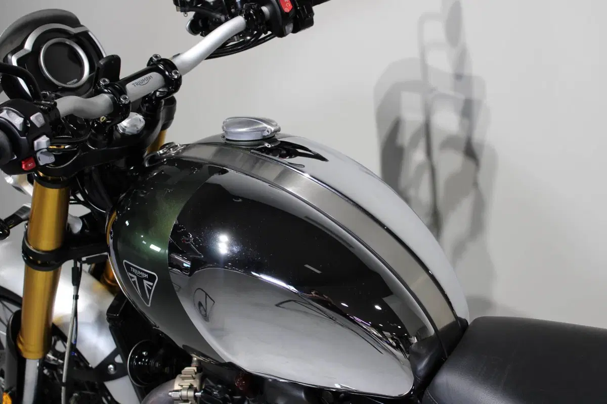 Triumph Scrambler 1200 XE Chrome Edition (2023) (5)