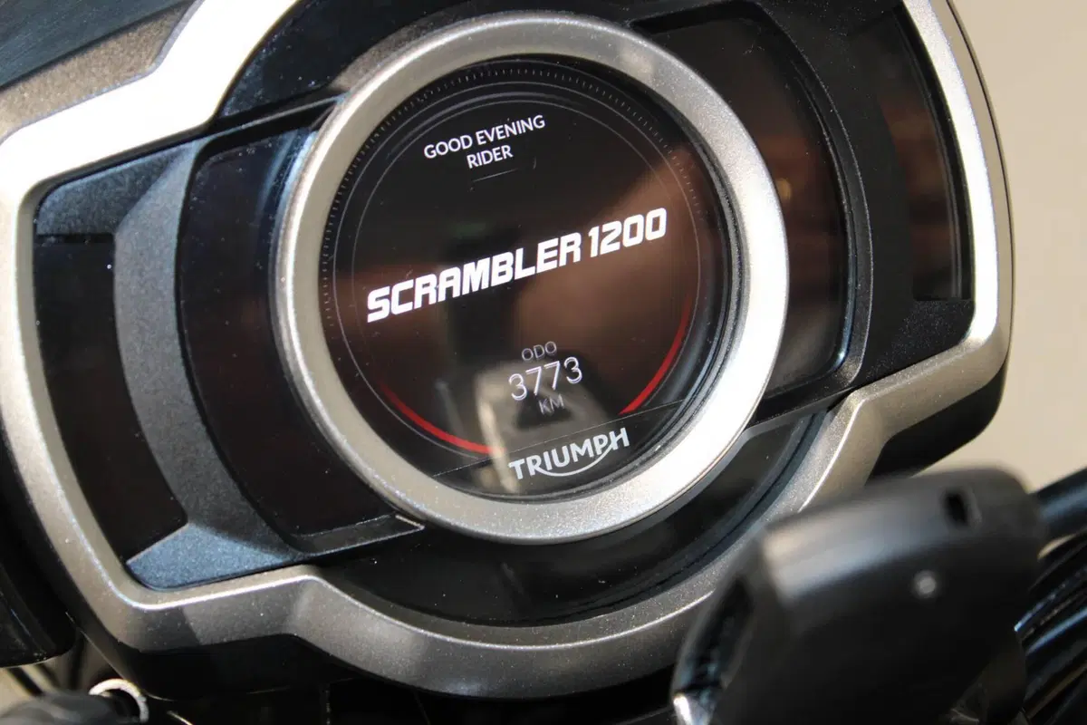 Triumph Scrambler 1200 XE Chrome Edition (2023) (6)