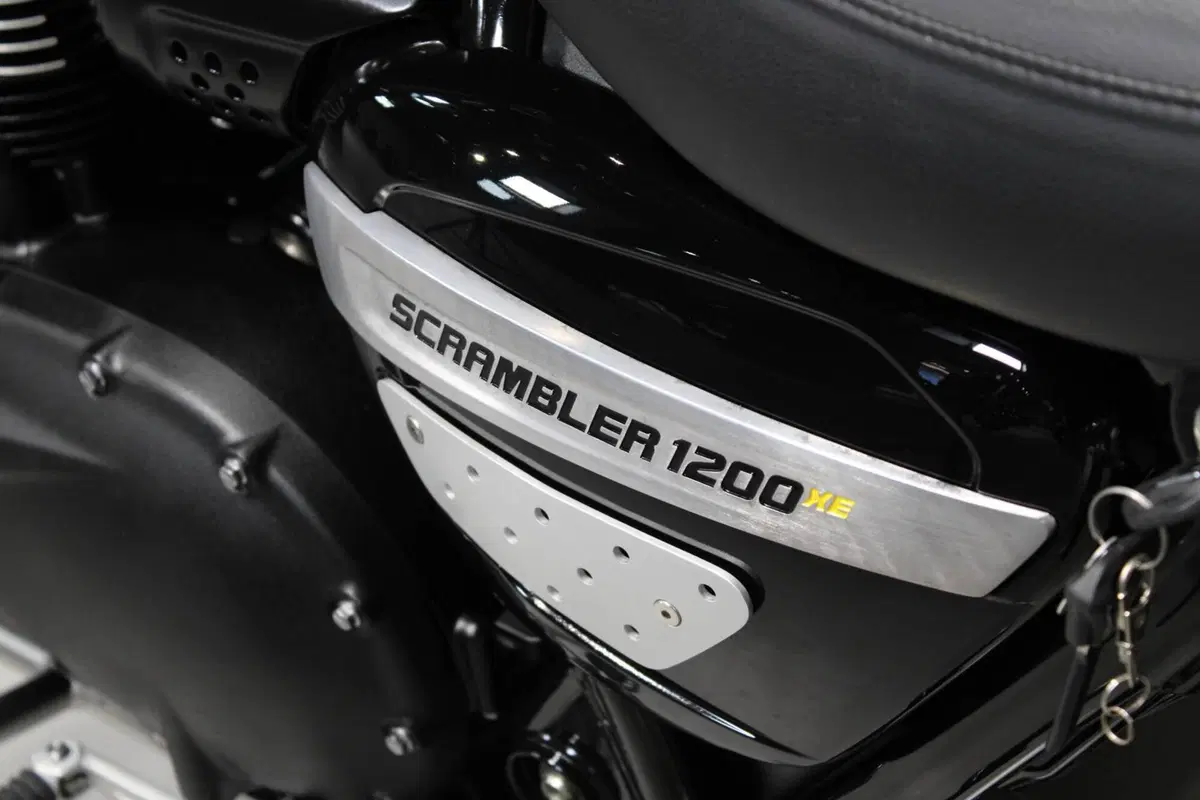 Triumph Scrambler 1200 XE Chrome Edition (2023) (7)