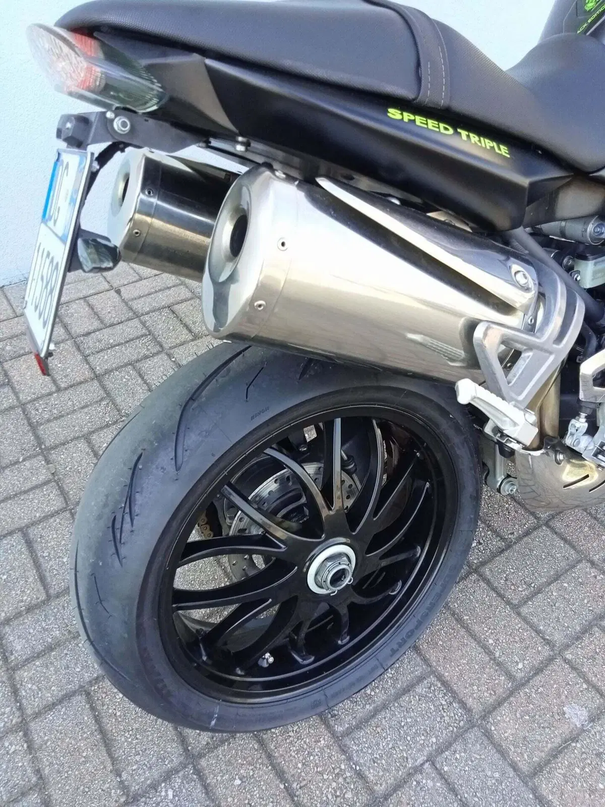 Triumph Speed Triple 1050 (2005 - 11) (11)