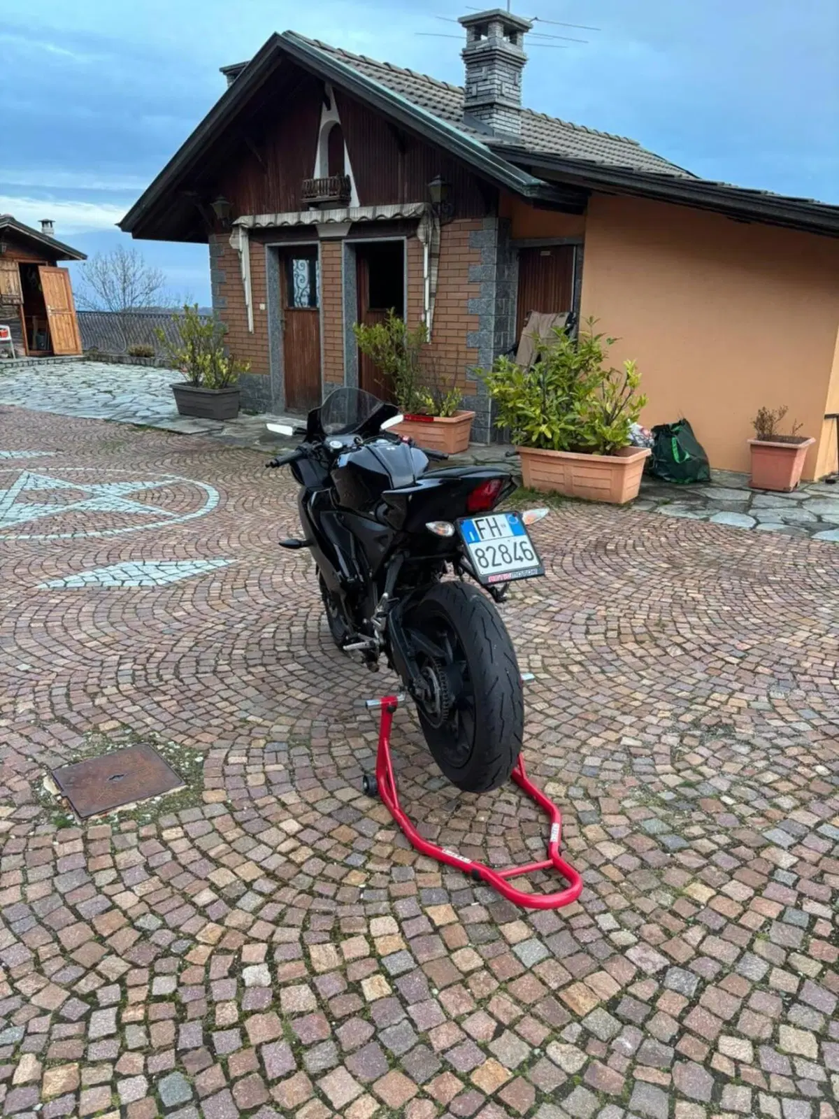 Yamaha YZF R125 (2023 - 26) (3)