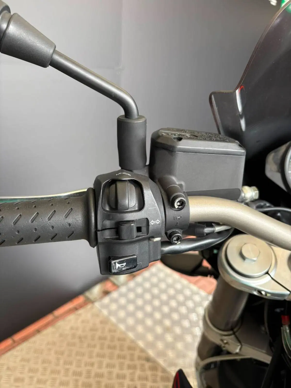 Aprilia Shiver 750 ABS (2010 - 17) (8)