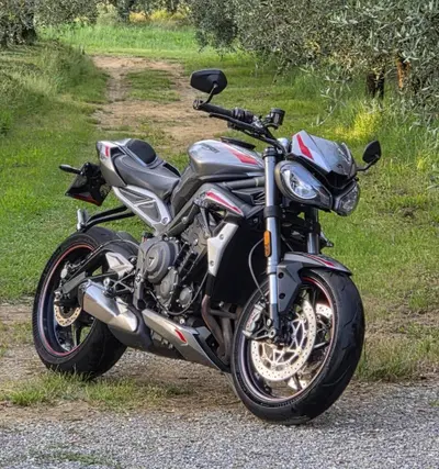Triumph Street Triple RS (2020 - 22) usata