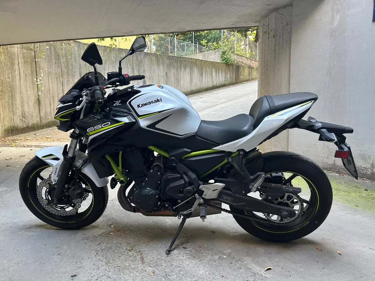 Kawasaki Z 650 (2020) (4)