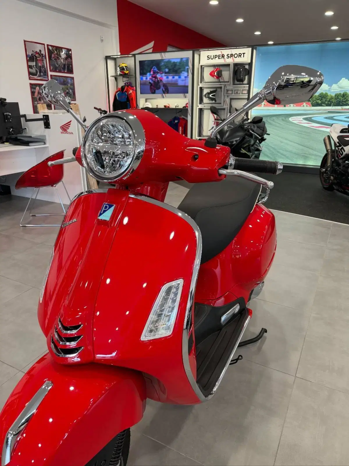 Vespa GTS 125 Super (2025 - 26) (2)