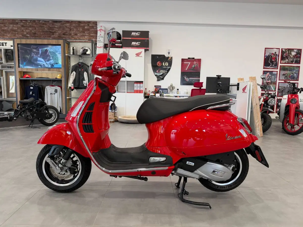 Vespa GTS 125 Super (2025 - 26) (3)
