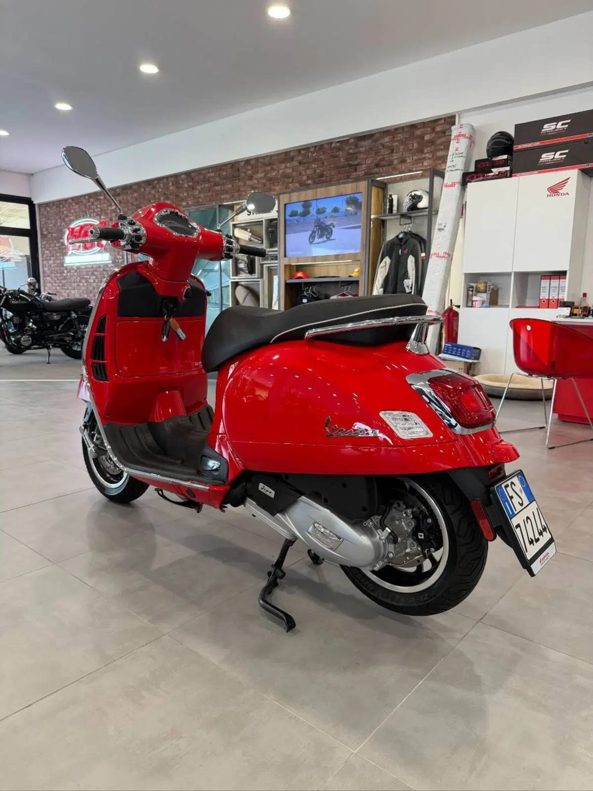 Vespa GTS 125 Super (2025 - 26) (4)