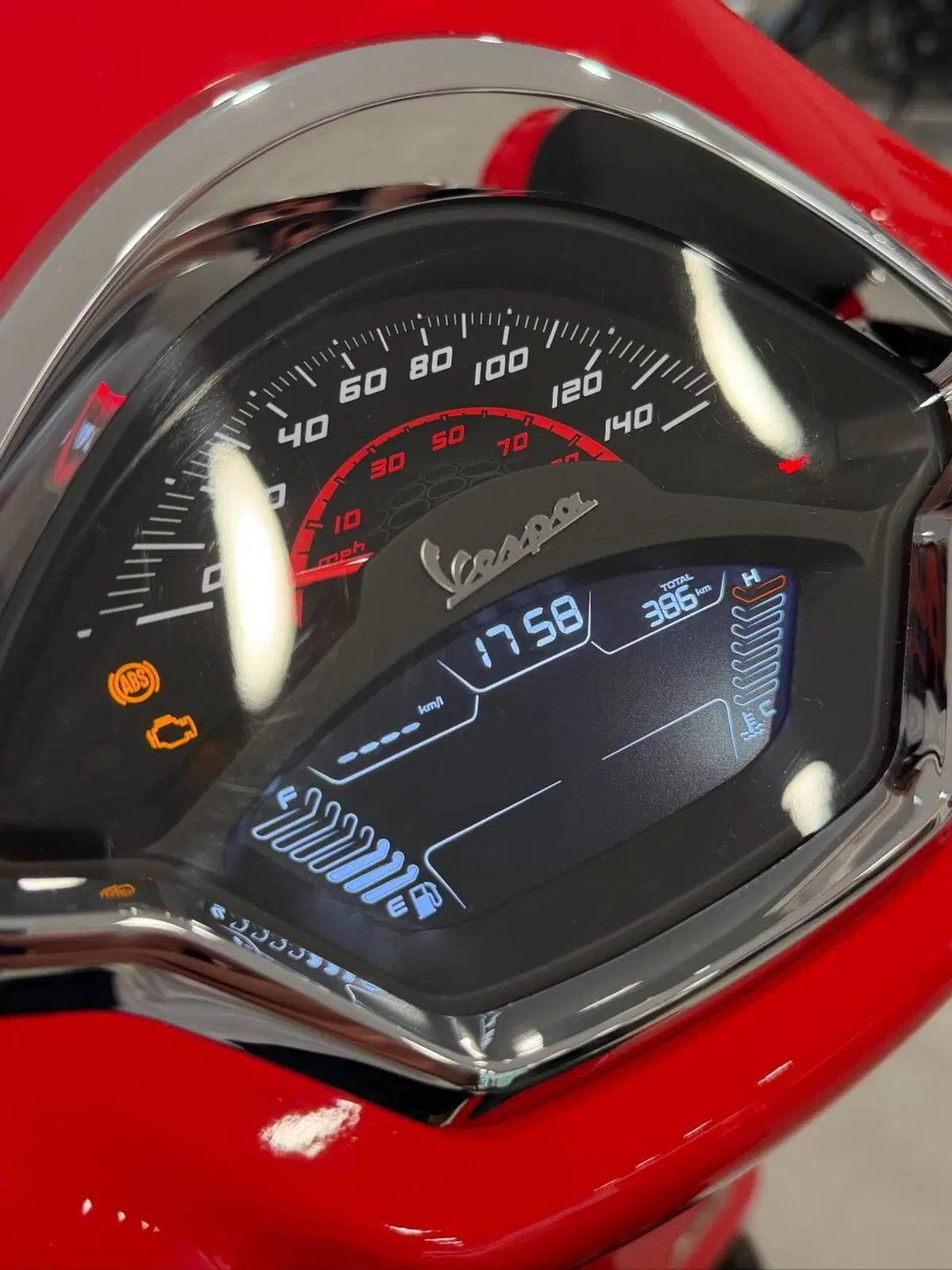 Vespa GTS 125 Super (2025 - 26) (14)