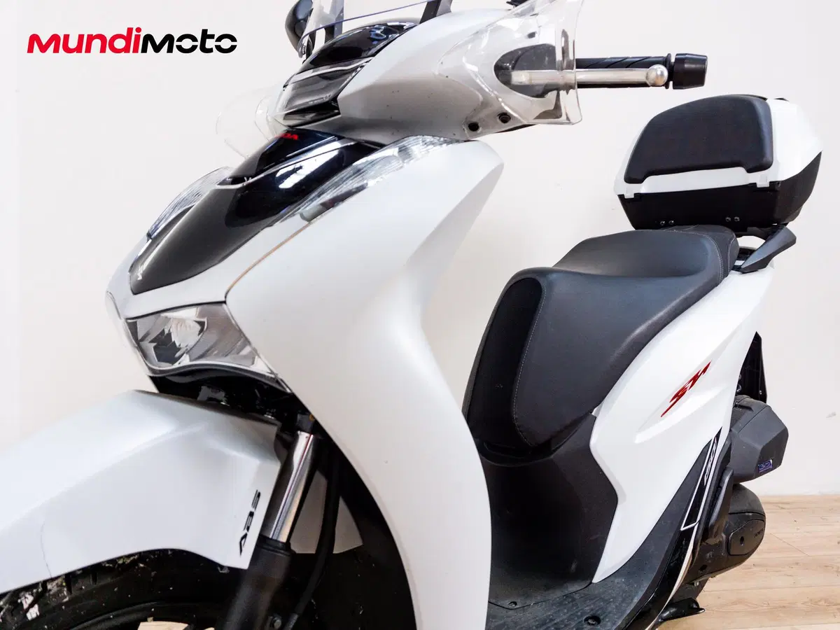 Honda SH 150i Sport (2024 - 25) (9)