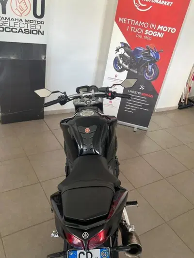 Yamaha FZ1 (2006 - 16) usata