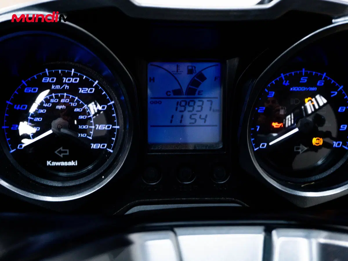 Kawasaki J 300 ABS (2014 - 16) (12)