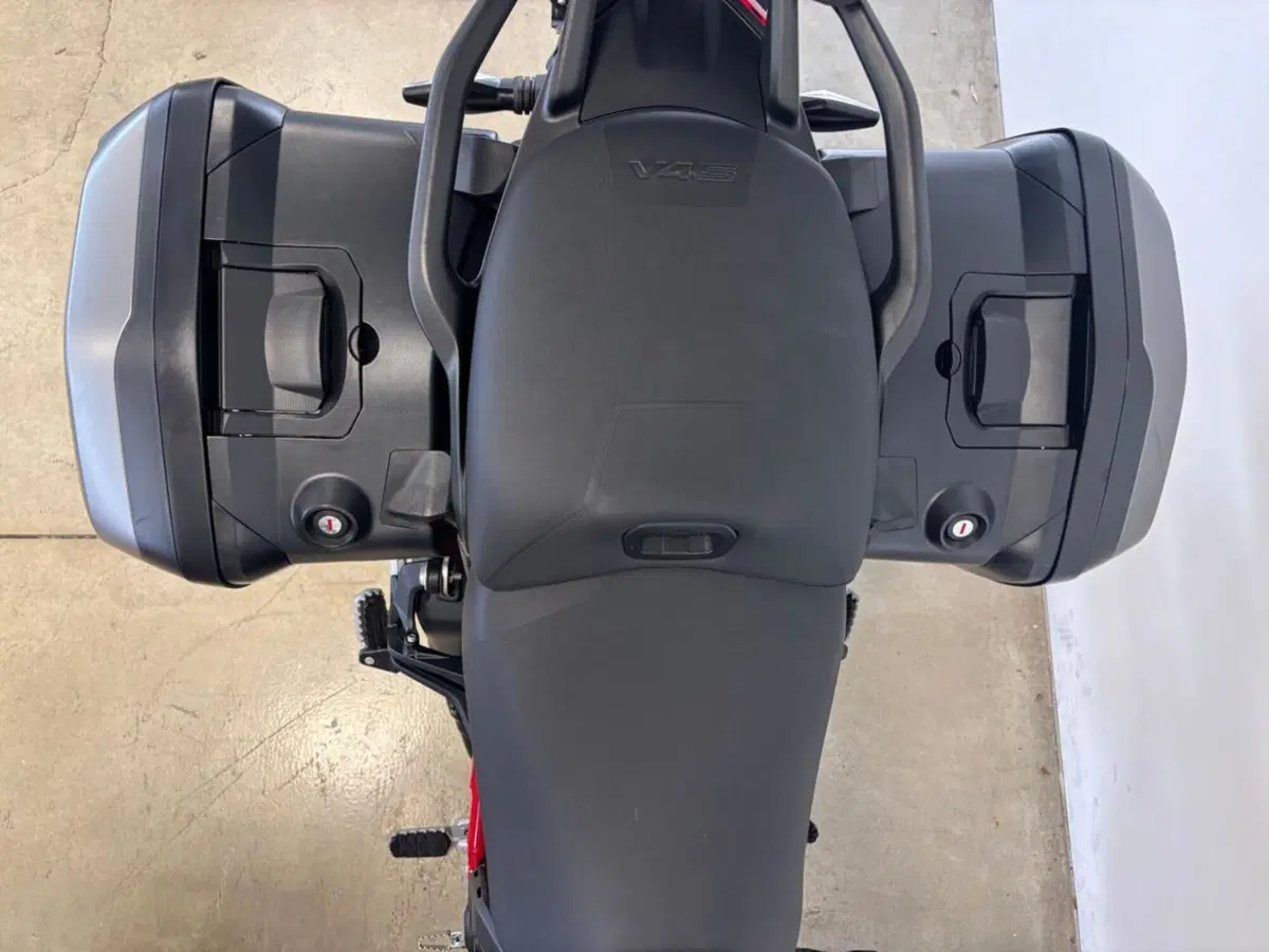 Ducati Multistrada V4 S Grand Tour (2024) (9)