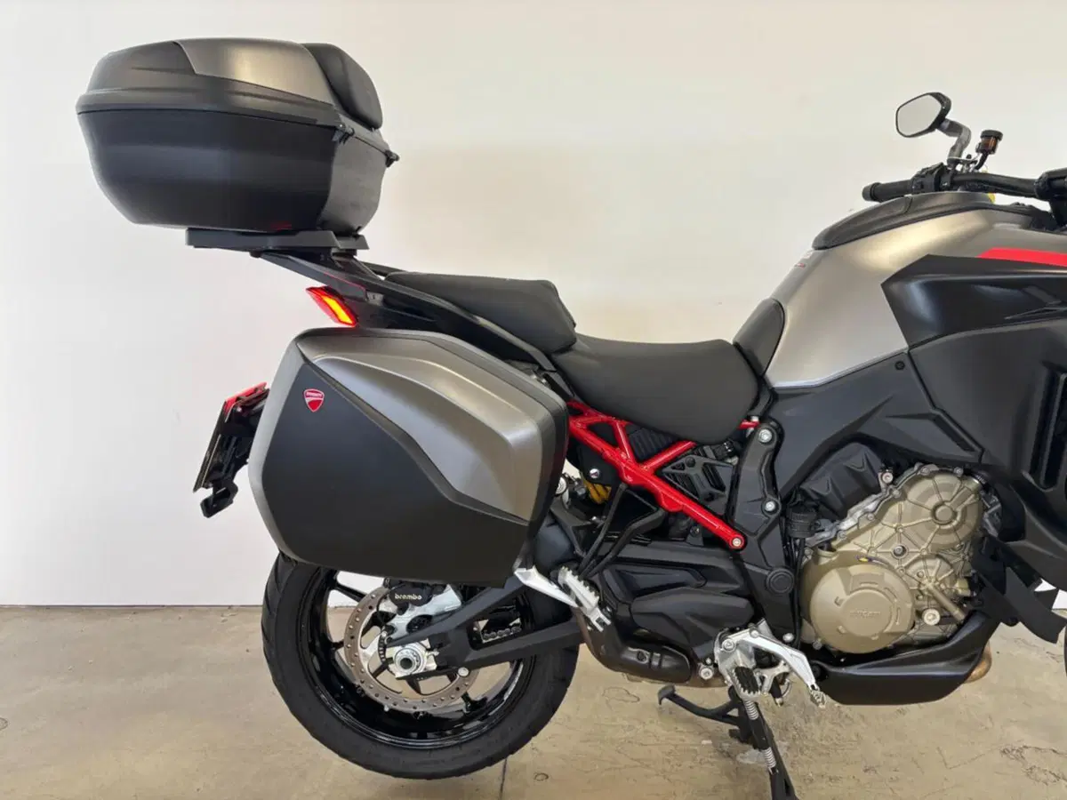 Ducati Multistrada V4 S Grand Tour (2024) (5)