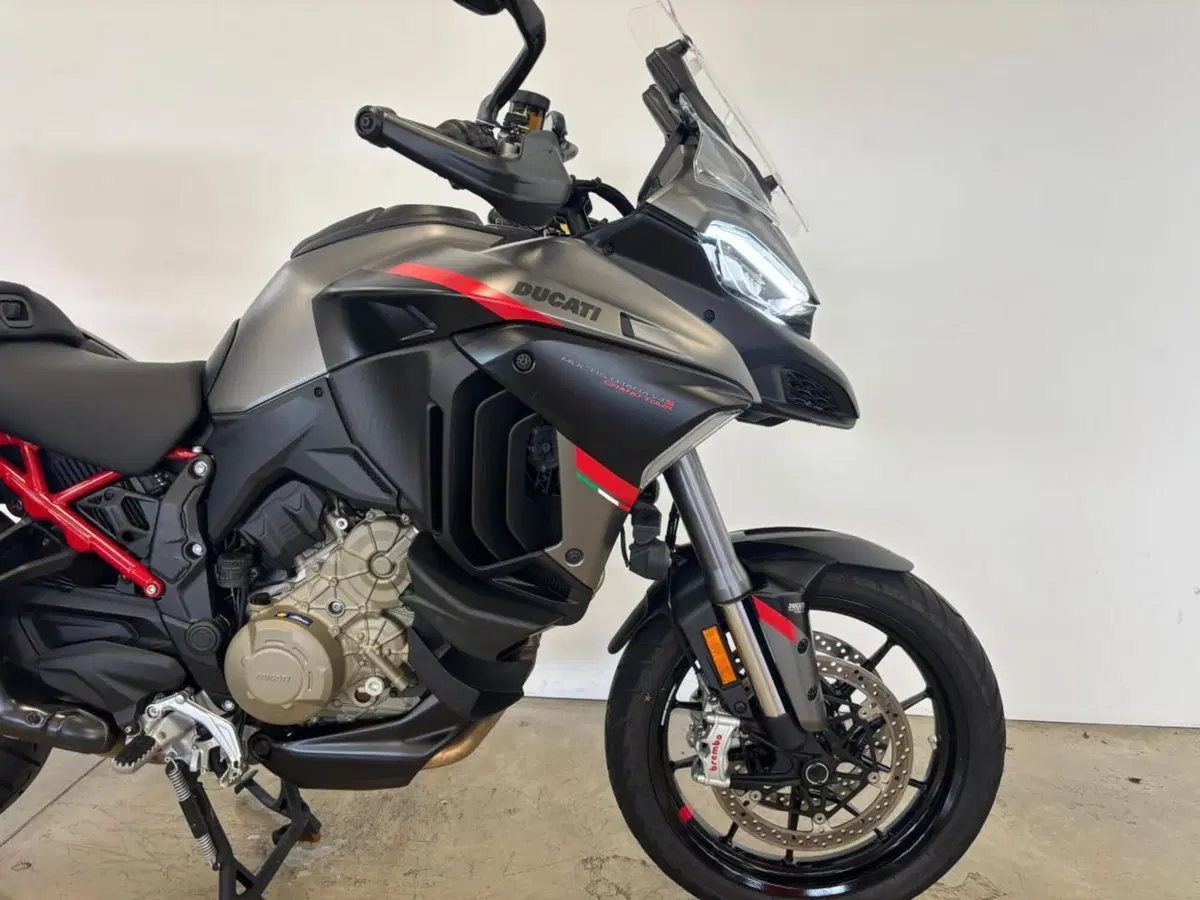 Ducati Multistrada V4 S Grand Tour (2024) (4)