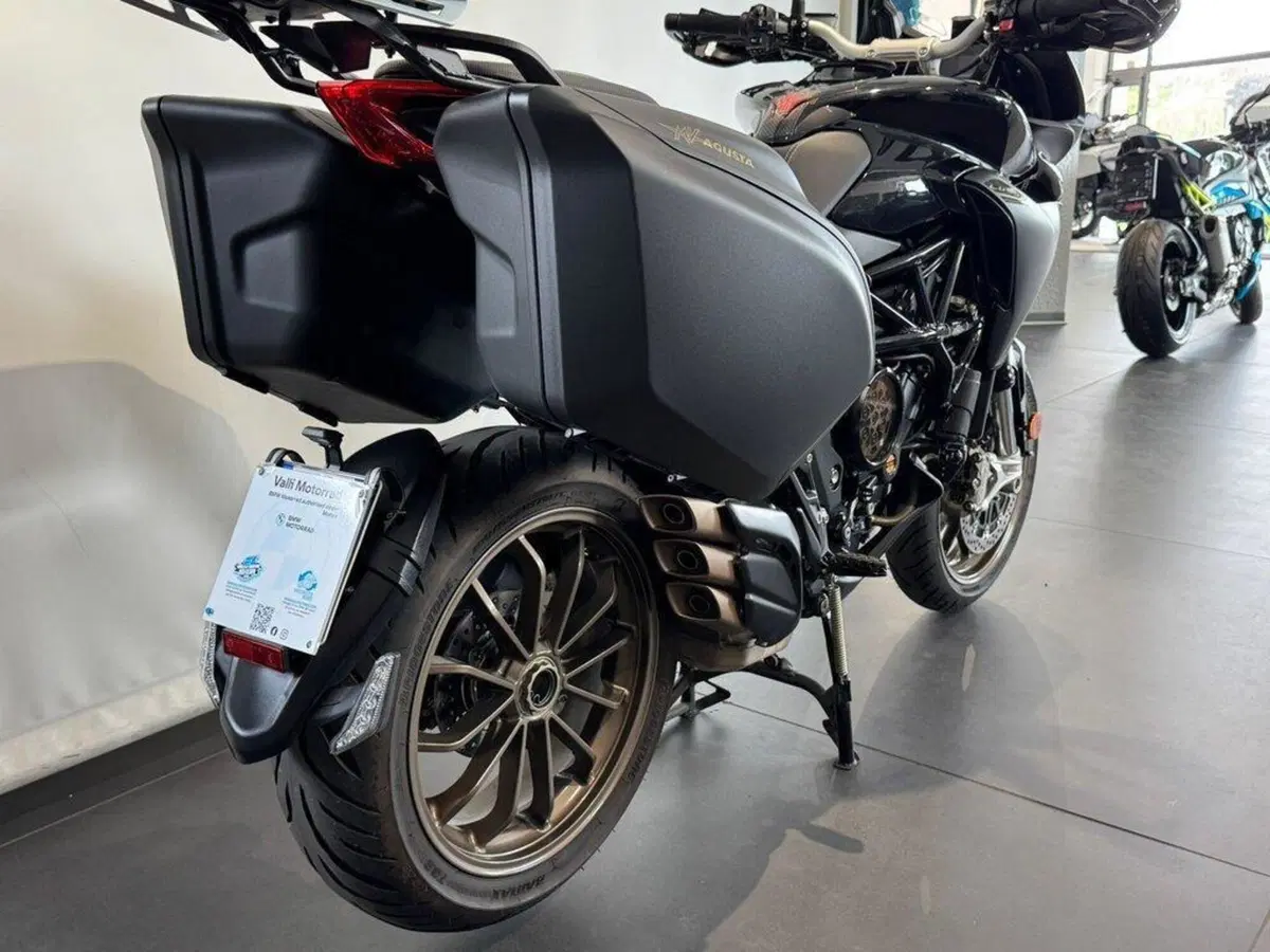 MV Agusta Turismo Veloce 800 Lusso SCS (2021 - 26) (10)