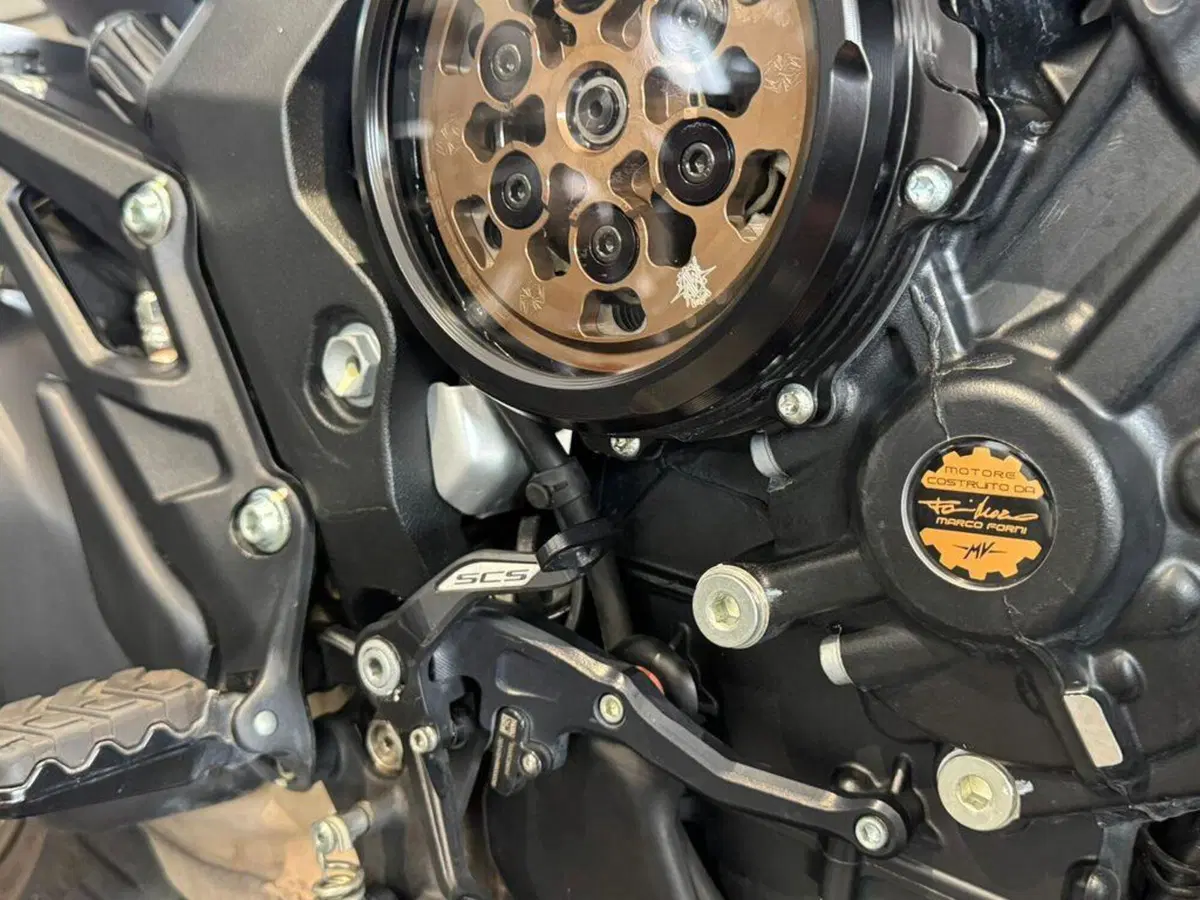 MV Agusta Turismo Veloce 800 Lusso SCS (2021 - 26) (11)