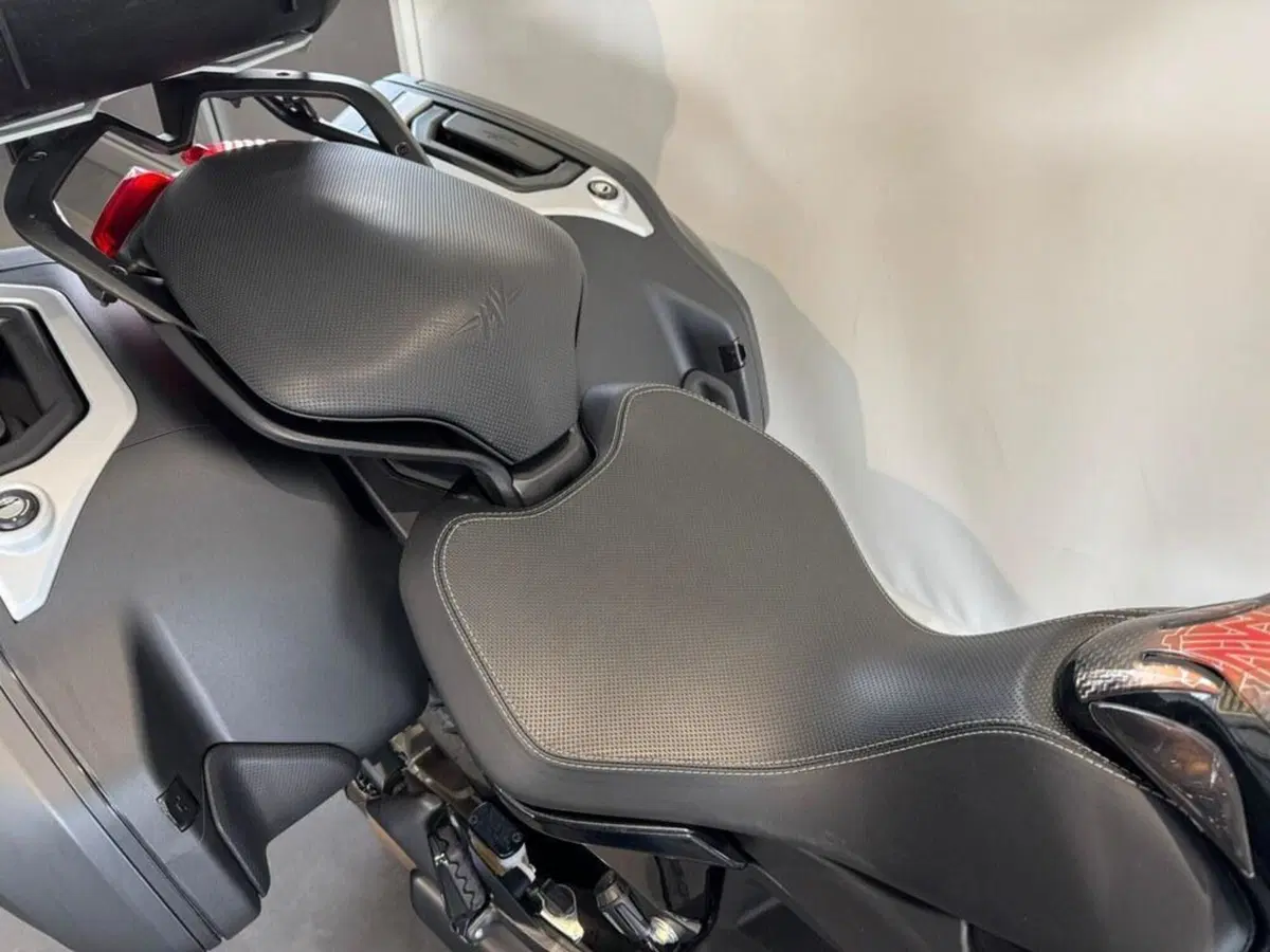MV Agusta Turismo Veloce 800 Lusso SCS (2021 - 26) (15)