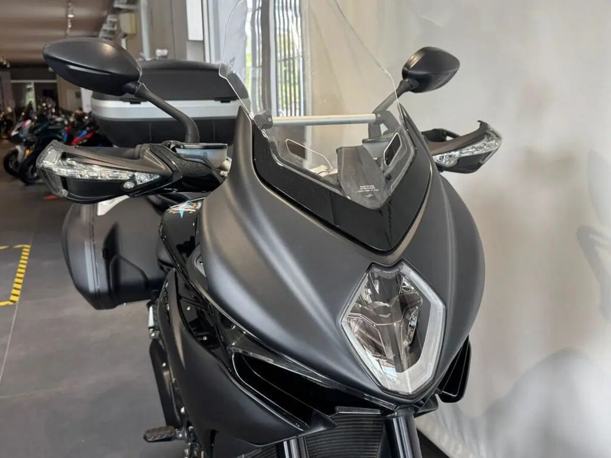 MV Agusta Turismo Veloce 800 Lusso SCS (2021 - 26) (9)