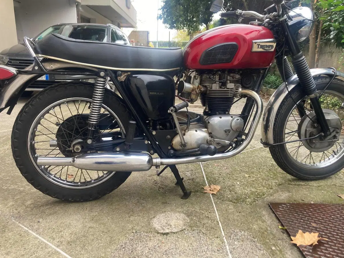 Triumph T120 Bonneville