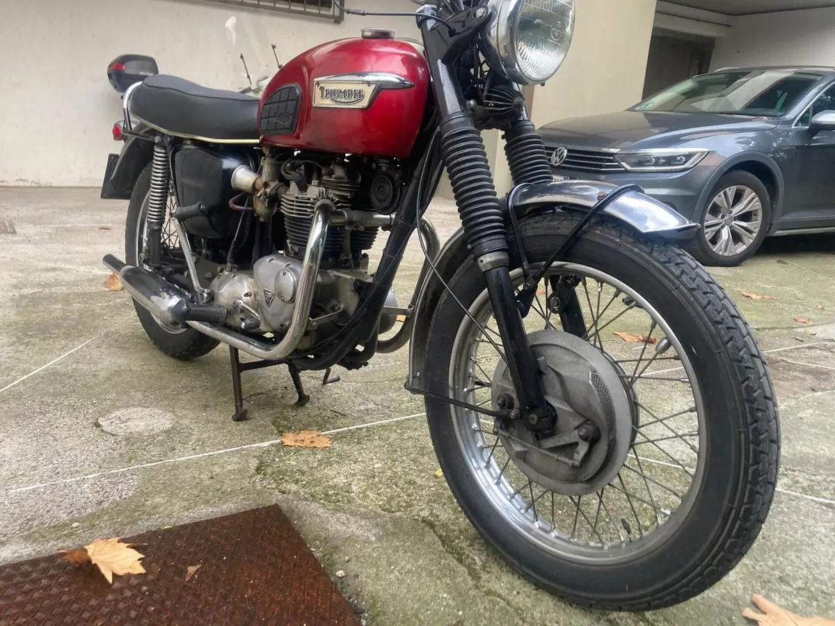Triumph T120 Bonneville (4)