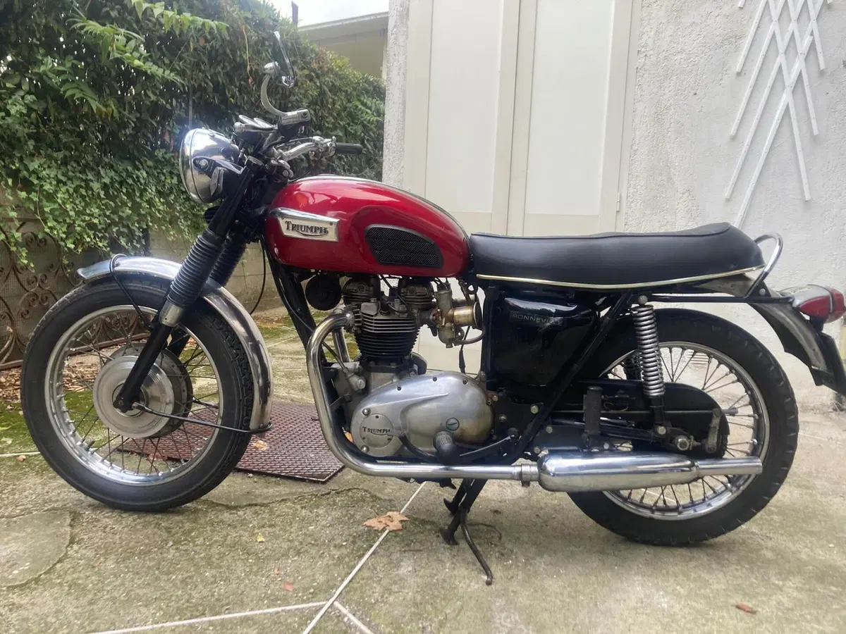 Triumph T120 Bonneville (6)