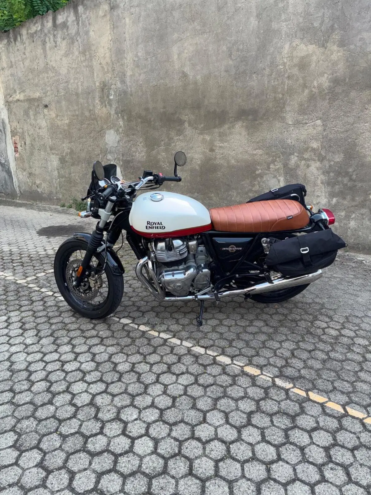Royal Enfield Interceptor 650 (2021 - 26) (8)