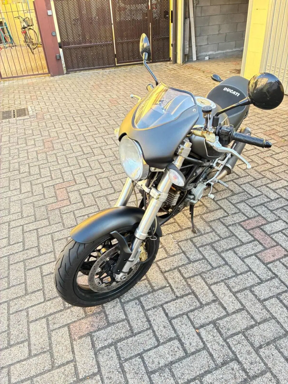 Ducati Monster 900 City I.E. (1999 - 02) (16)