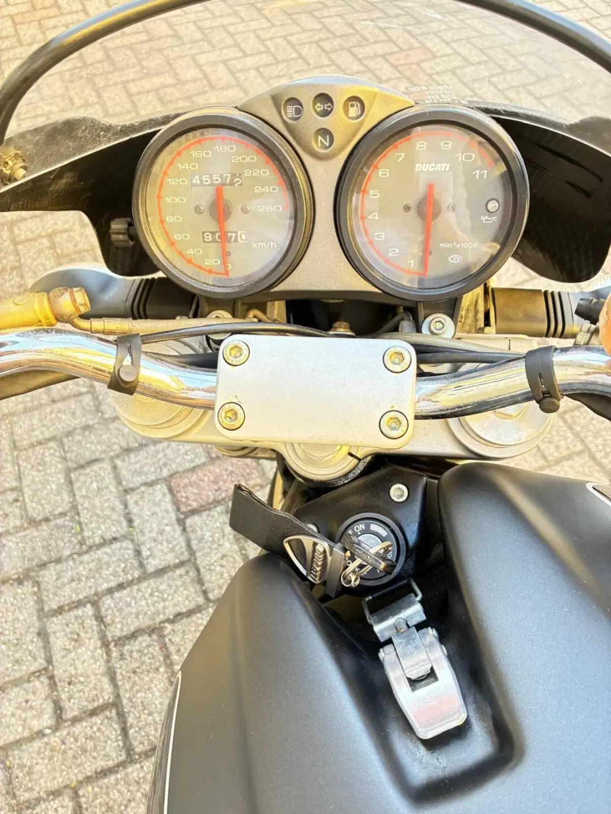 Ducati Monster 900 City I.E. (1999 - 02) (19)