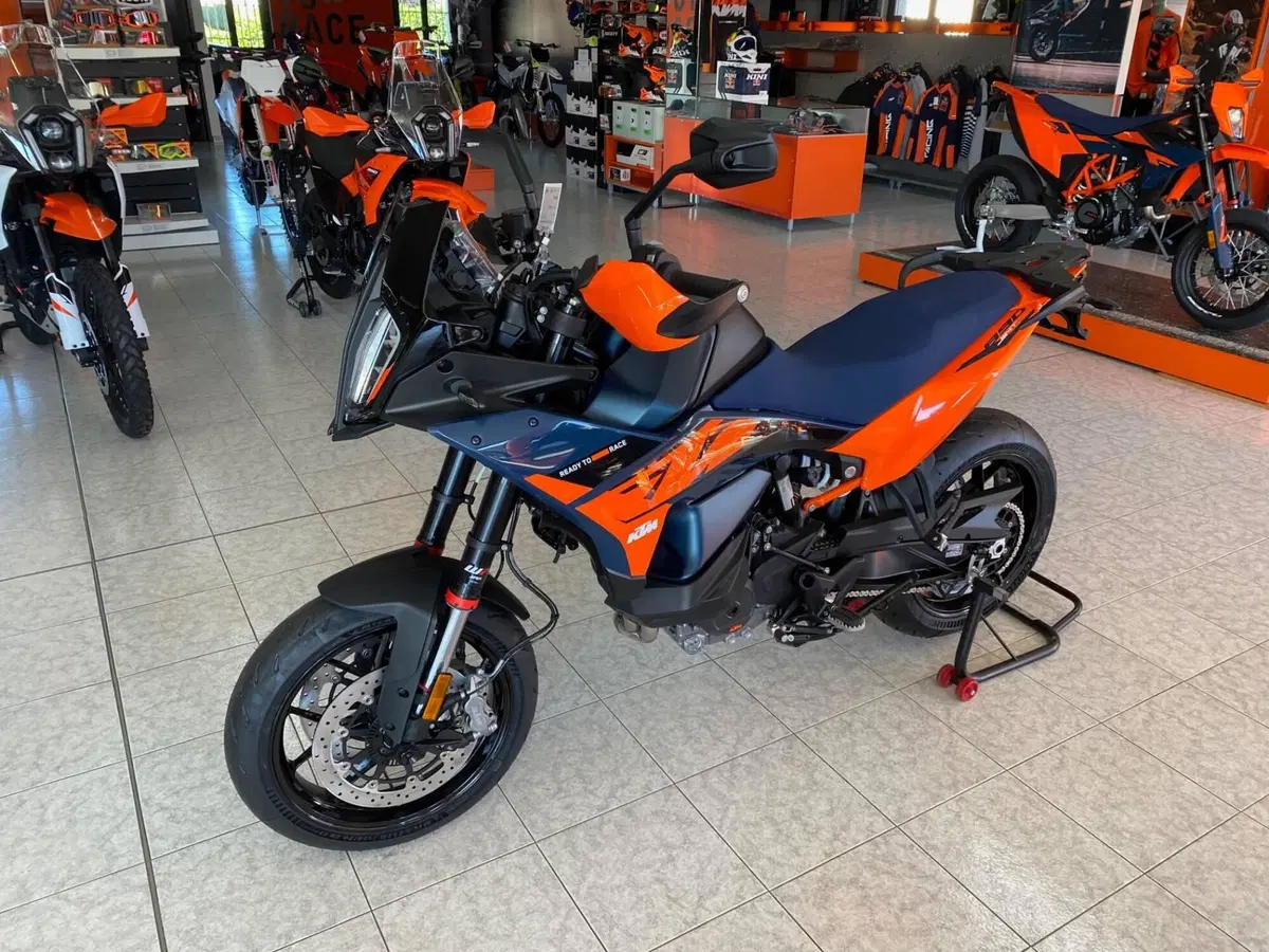 KTM 890 SMT (2026)