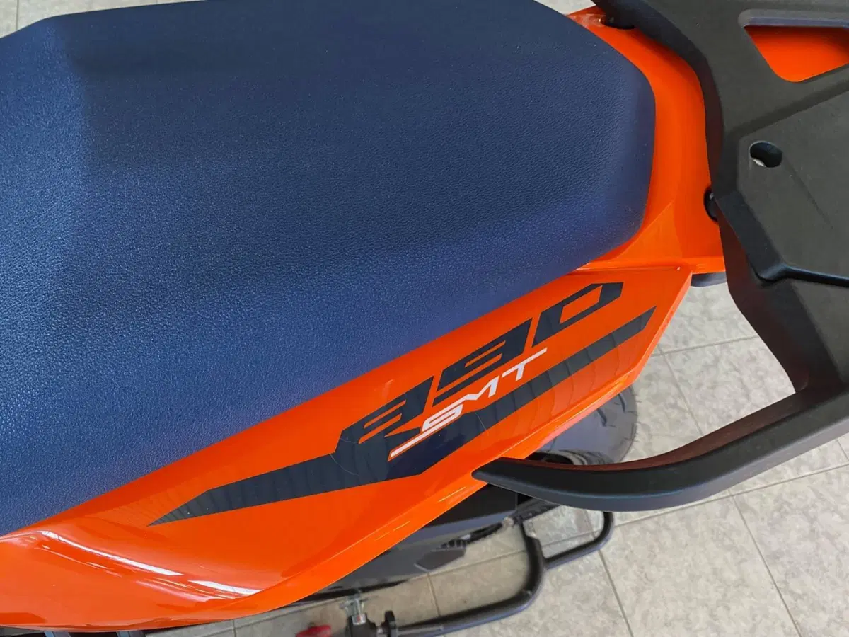 KTM 890 SMT (2026) (2)