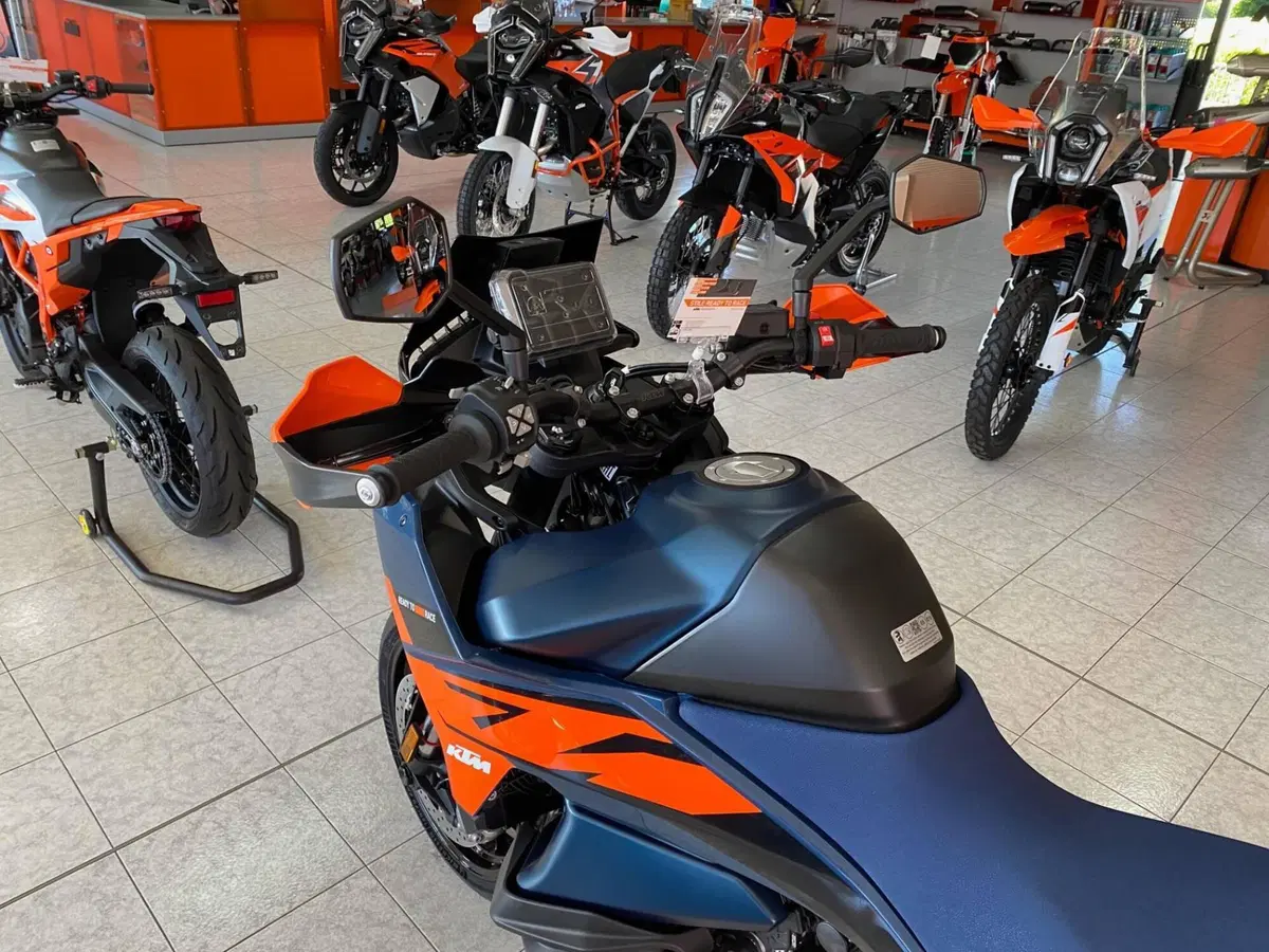 KTM 890 SMT (2026) (3)
