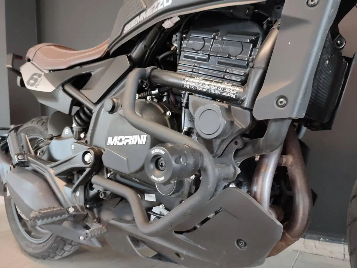 Moto Morini SEIEMMEZZO SCR (2022 - 26) (3)