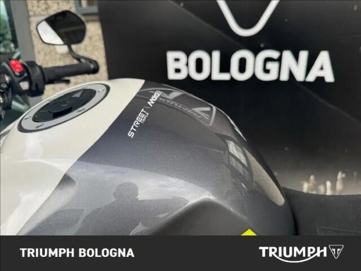 Triumph Street Triple 765 Moto2 (2026) (5)