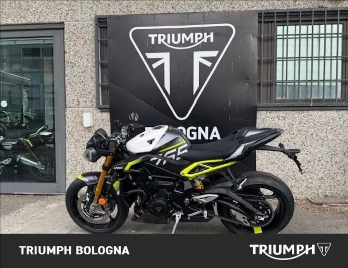 Triumph Street Triple 765 Moto2 (2026) (10)