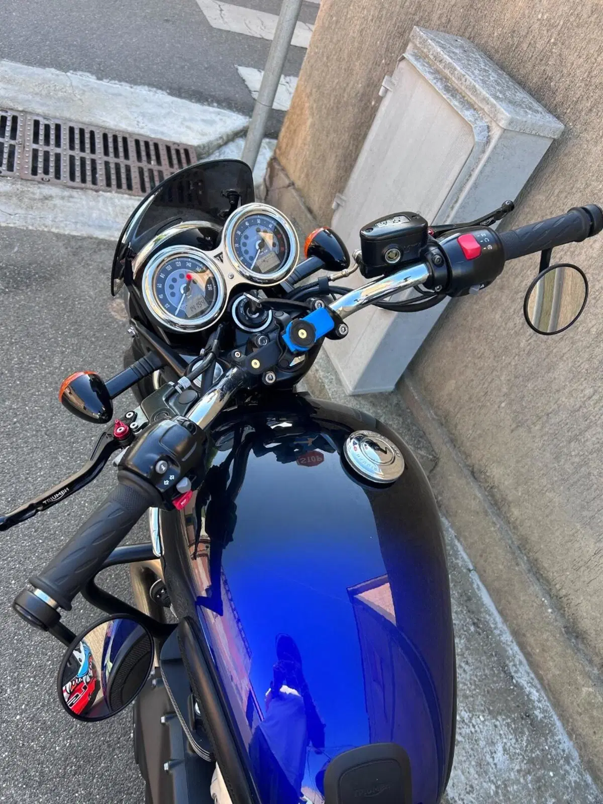 Triumph Bonneville T100 Stealth Edition (2024) (3)