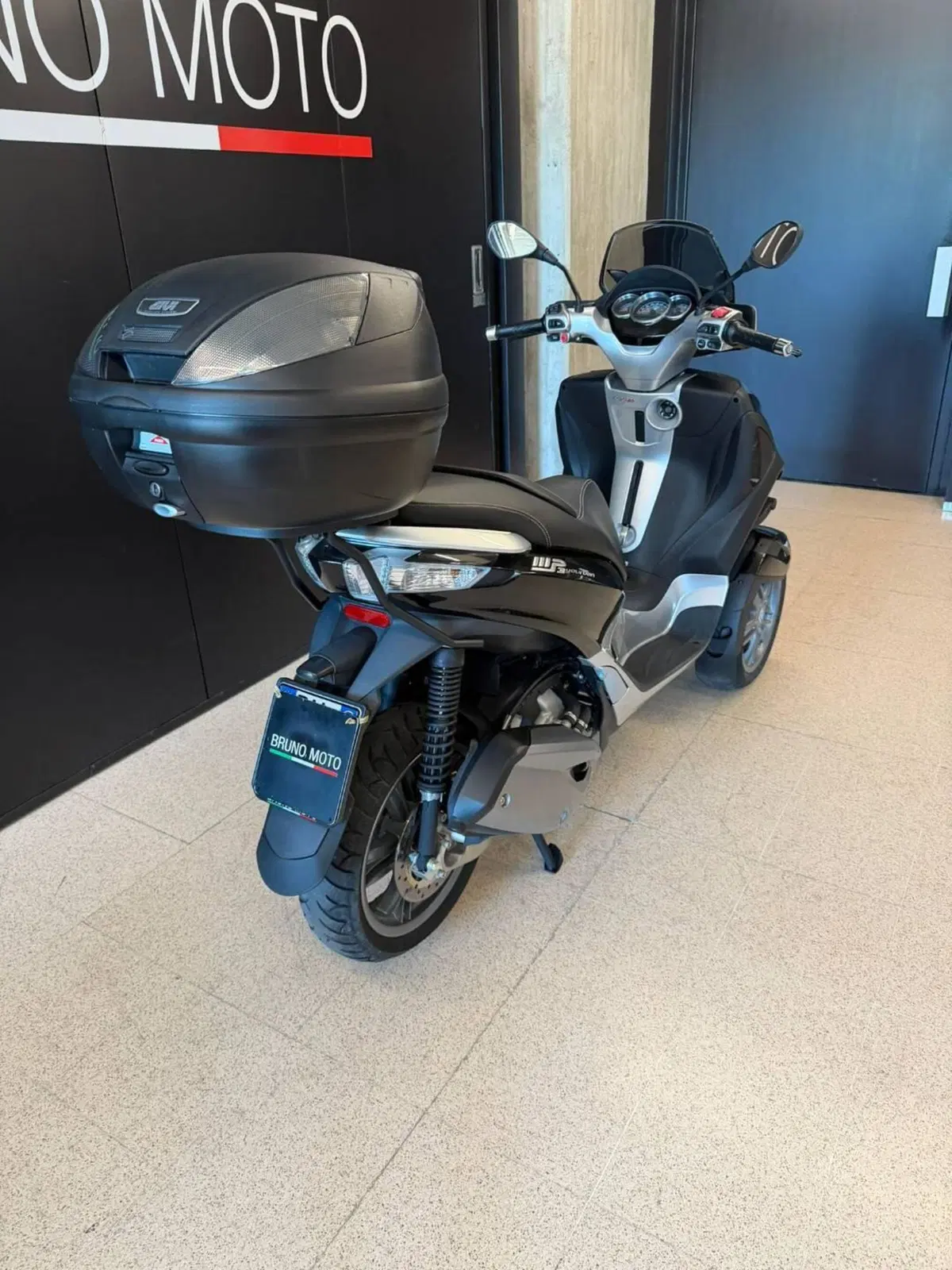 Piaggio Mp3 300 ie Yourban LT (2011 - 16) (4)