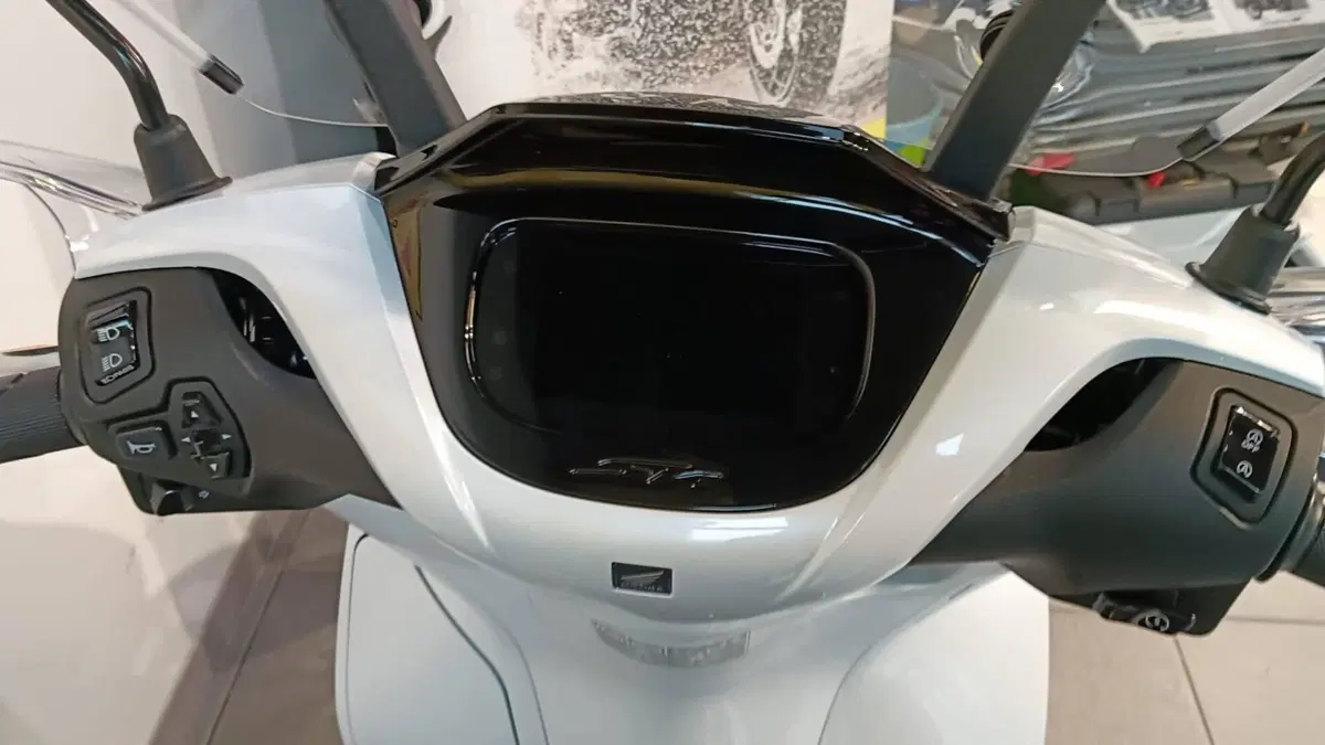 Honda SH 125 (2026) (8)