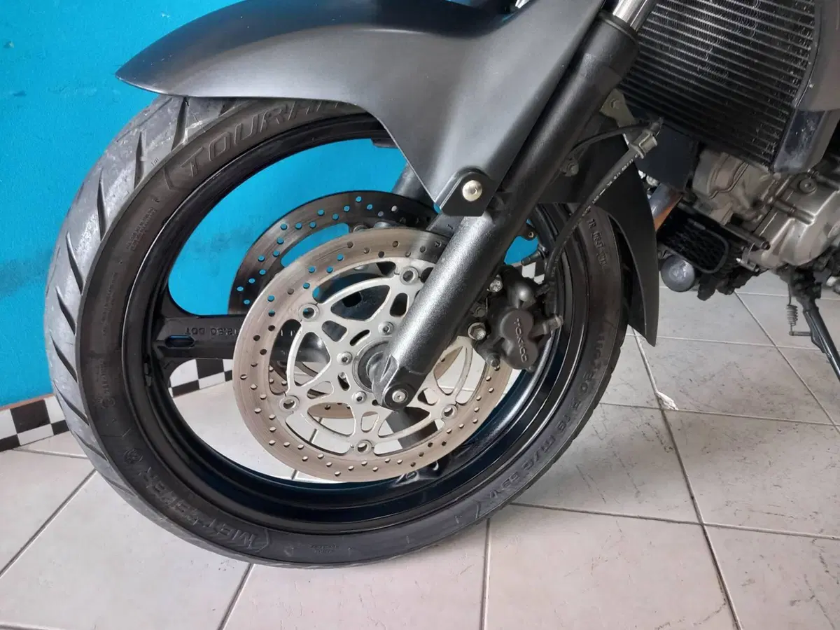 Suzuki V-Strom 650DL (2004 - 06) (7)